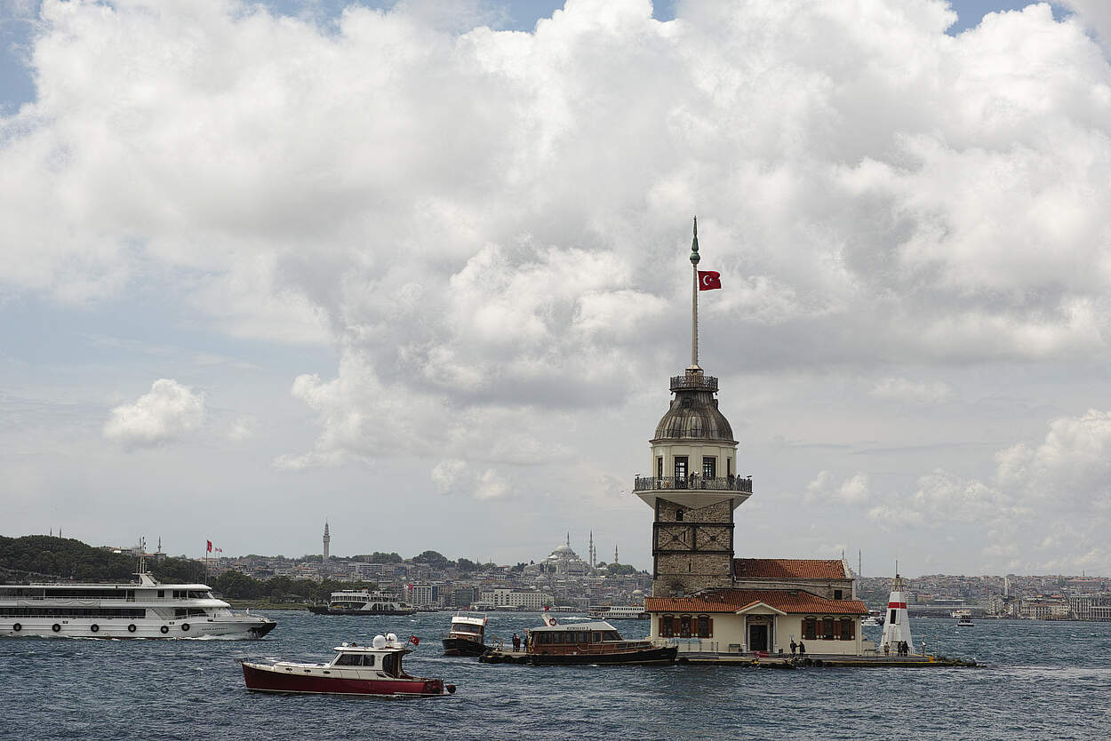 Maidens_Tower_Bosphorus_Istanbul.jpg