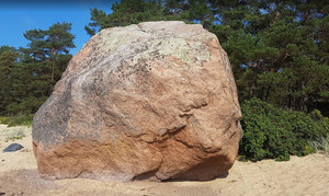 csm_Findling_erratic_boulder_31ff7a16e8.jpg